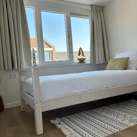 Paris - Volledig Vernieuwd, Free Parking Noordwijk